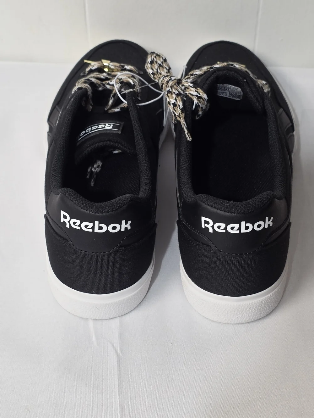 Reebok Classic Low-Top Black Sneakers With Brsided Laces And Goldtone Charm NWOT - Picture 5 of 7